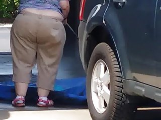 Sloppy ass hanging out at car wash