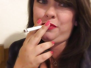 BBW Smokes A Cig With Tricks and Chat