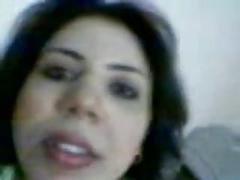 Spectacle de salope arabe diffusé par son amoureux