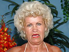 Granny Effie fucks i POV