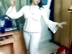 Menina árabe quente dançando 017
